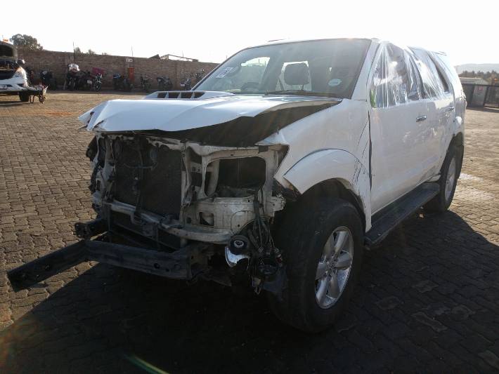 2013 Toyota Fortuner 2.5d-4d RB Stripping For Spares